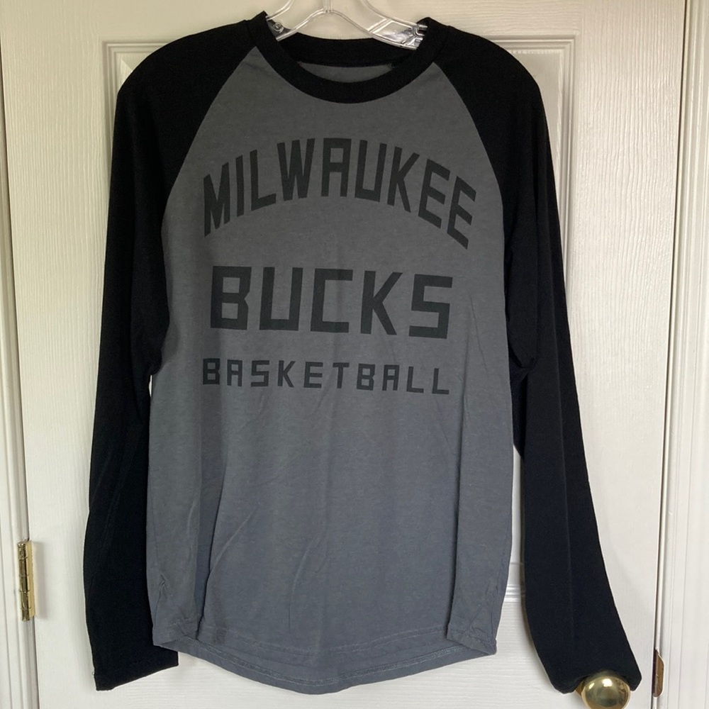 💙 Sportiqe Women’s NBA Milwaukee Bucks Baseball Tee  (size S)